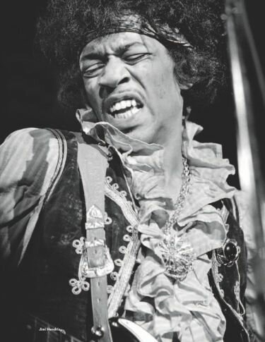http://www.themortonreport.com/uploads/pics/Jimi Hendrix.jpg
